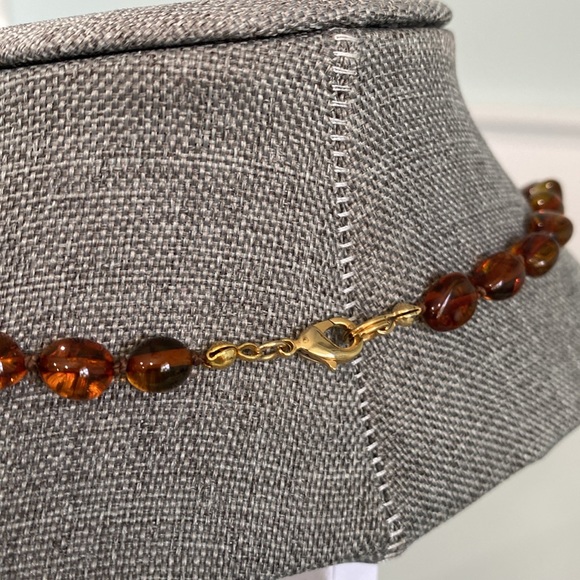 Vintage ‘Amber’ Necklace & Earrings - Picture 3 of 5